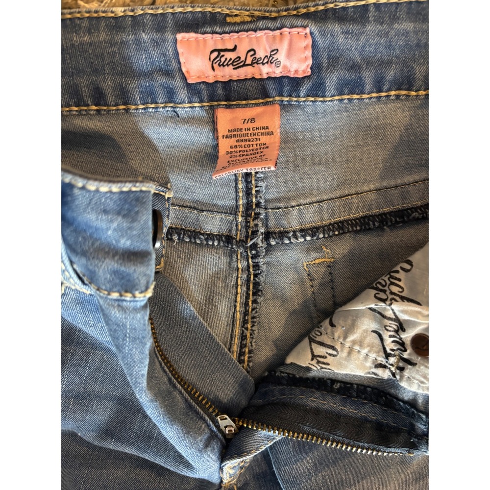 True Luck Womens Distressed Flare Jeans Medium Wash Scallop Raw Hem Size 7/8 - Picture 3 of 4